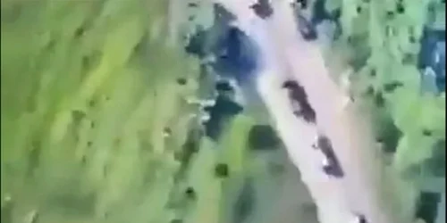 Ucrainenii au surprins momentul retragerii trupelor ruse din Izium FOTO Captură via express.co.uk