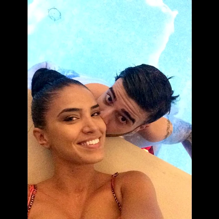 Speak a fost admirat de Adelina de pe marginea piscinei