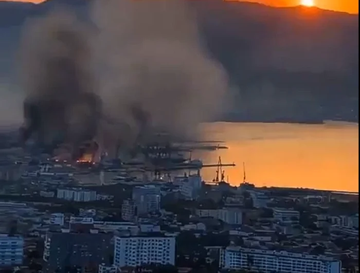 Atac ucrainean Novorossiisk FOTO Captura X @TheFl0orIsLaVa