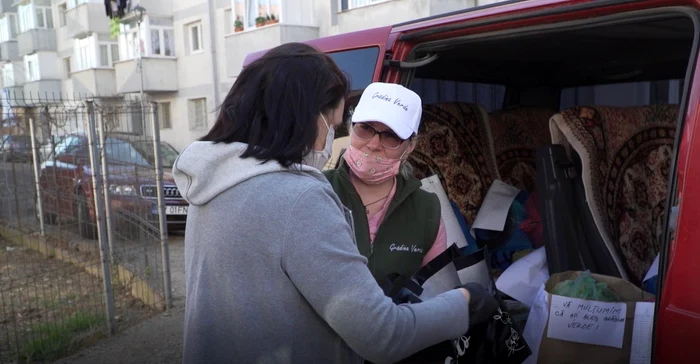 
    Familia Pricopaș nu cere bani în plus pentru livrarea legumelorFoto: adevarul.ro  