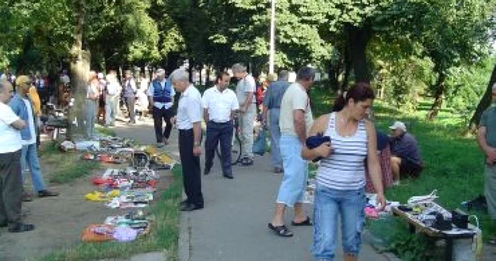 Ploieşti: Cafea şi ţigări „la negru“ depistată la Obor