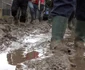 un sat din Mehedinţi este izolat din cauza nămolului FOTO Corina Macavei