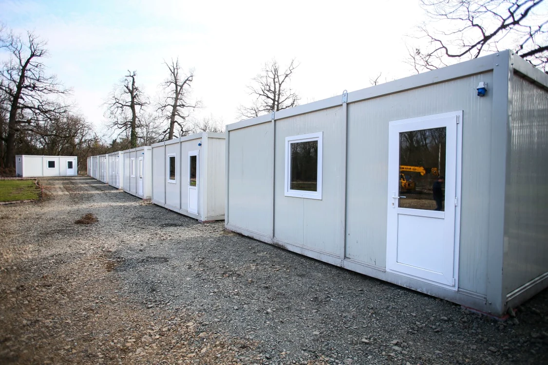 Statul a organizat spitale Covid-19 în containere