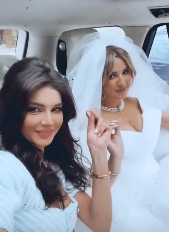 
    Cristina Ich a fost domnișoară de onoare la nunta Daianei Anghel  