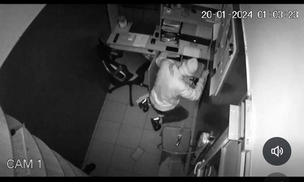 Un srilankez care a furat seiful cu bani din restaurantul de unde a fost concediat, capturat pe aeroportul Otopeni VIDEO