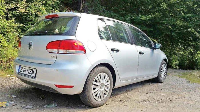 Aceasta este mașina medicului descoperită de niște muncitori