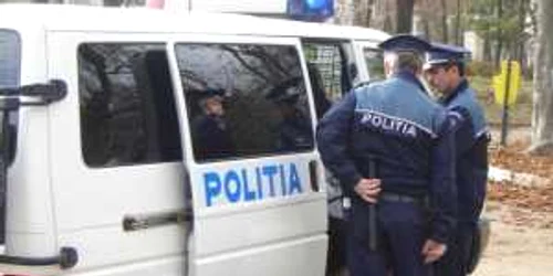 Tinerii au fost surprinși în flagrant de polițiști / Arhivă