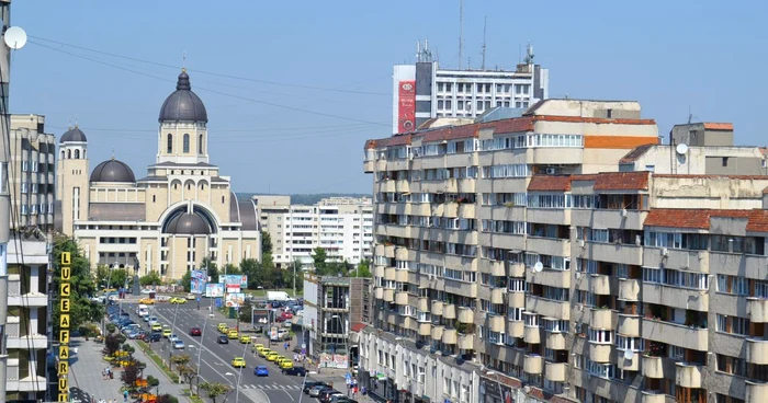 Absolvenţii din Bacău au susţinut astăzi proba scrisă la limba română FOTO Mircea Merticariu