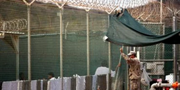 Administraţia Obama, îndemnată să nu închidă Guantanamo