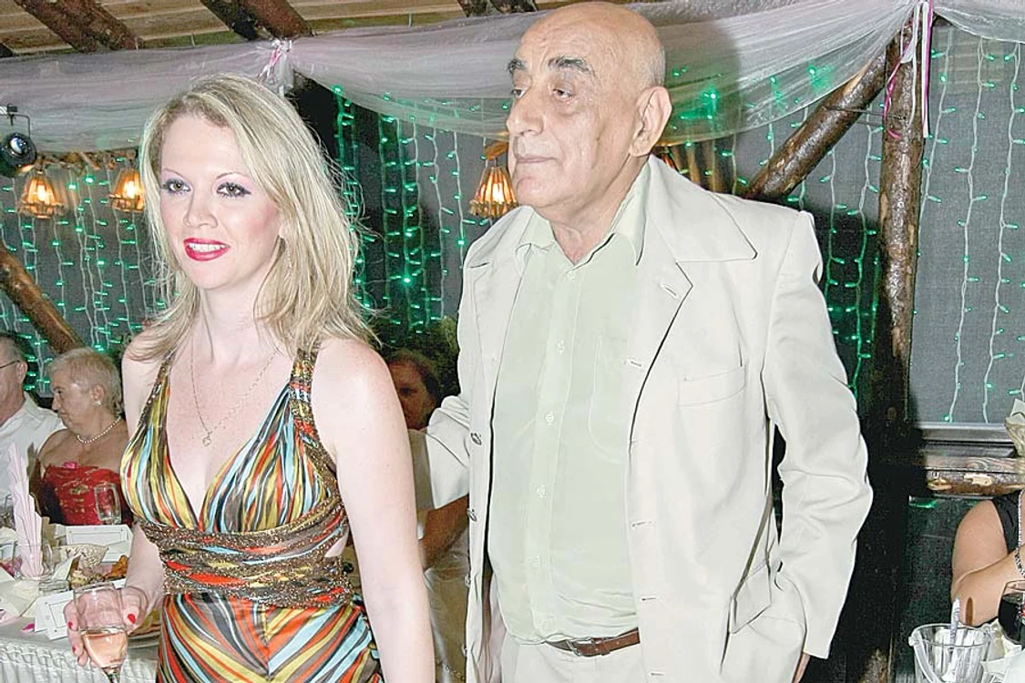 A fost si  blond nisipiu