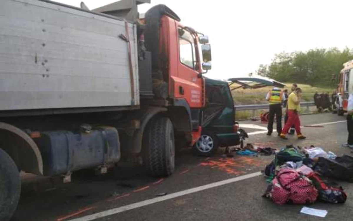 Groznicul accident în care au pierit 9 români marţi, în apropiere de Budapesta FOTO MAI