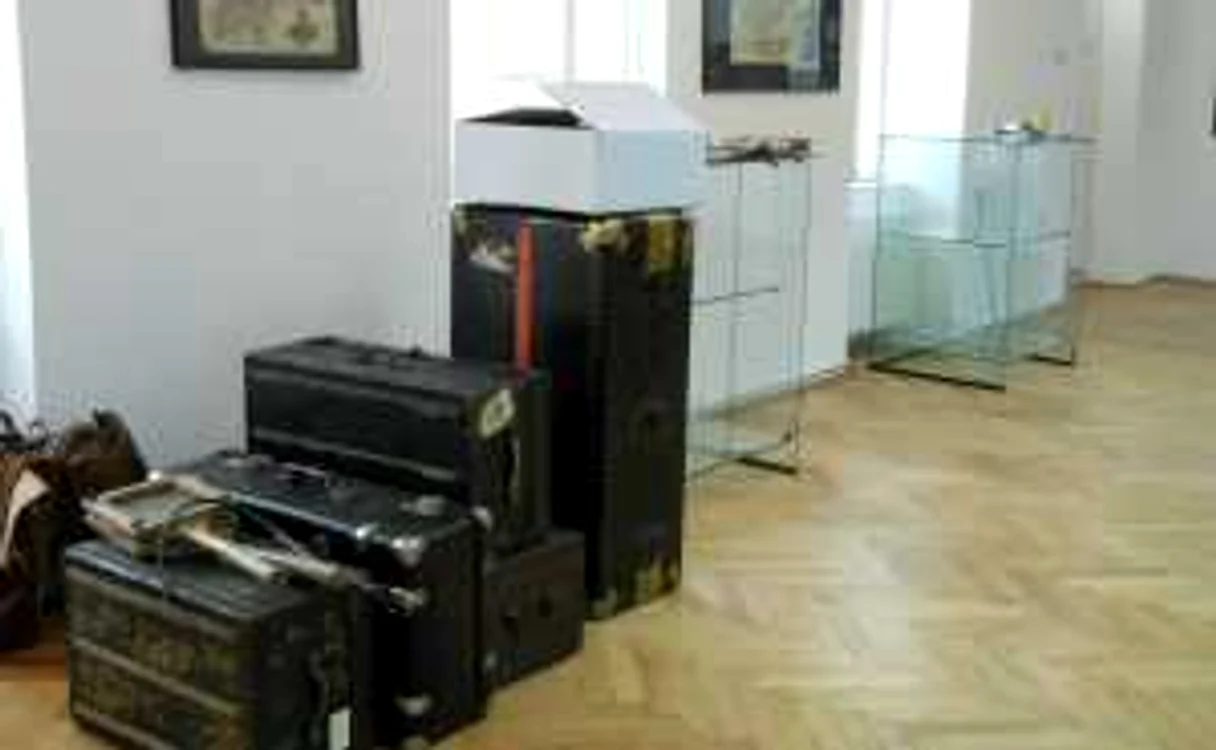 Plecările din oraş presupuneau o mulţime de bagaje penru tinerii de la începutul sec XX