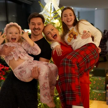 Familia lui Mihai Petre / Foto: Facebook