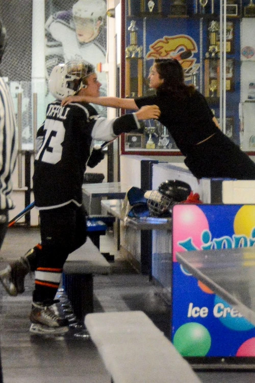 *EXCLUSIVE* Justin Bieber and Selena Gomez spotted kissing at his hockey game! jpeg