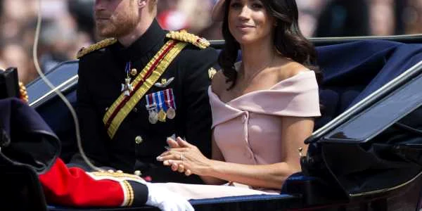 Prinţul Harry şi Meghan în timpul paradei Trooping of the Colour organizată cu ocazia celei de-a 92 aniversări a reginei Elisabeta 9 iunie 2018. FOTO EPA-EFE