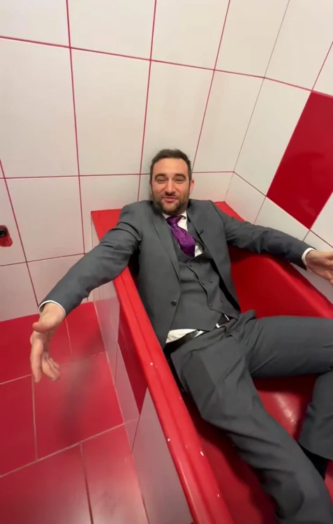 Baia îndrăzneață.