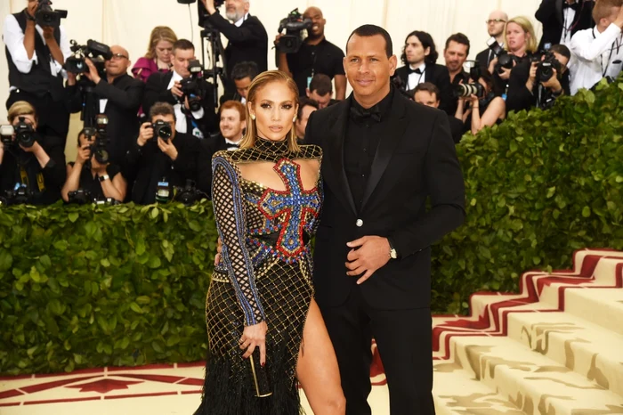 jennifer lopez si alex rodriguez foto guliver/getty images