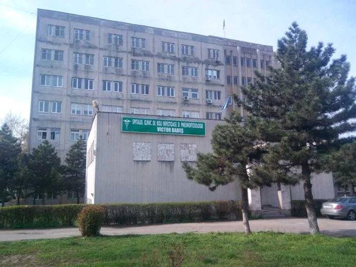 O profesoară este internată la spital cu TBC