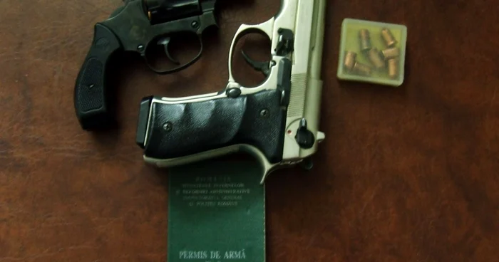 Deţinătorii de arme au fost controlaţi
