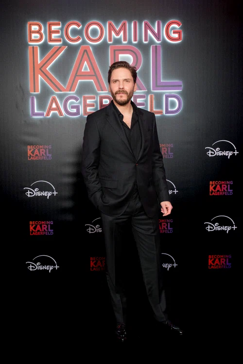 Daniel Brühl, protagonistul seriei. FOTO: Disney