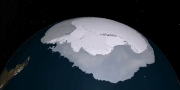 Aisbergul gigant se va forma complet până în 2012 