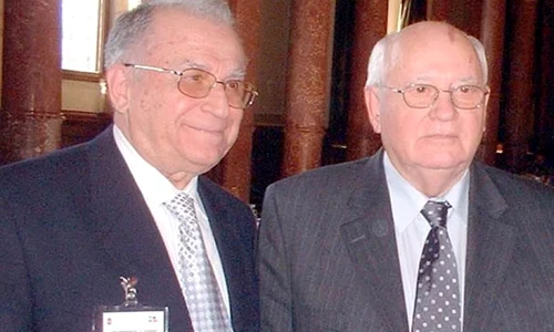 Ion Iliescu reacţionează: "Nu le datorez nimic nici preşedintelui Gorbaciov, nici fostei URSS" jpeg