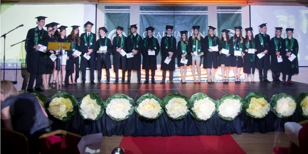 absolventi tarnsylvania college foto TC