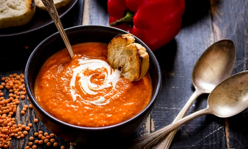 Supa crema de linte  Sursa foto shutterstock 324985472 jpg