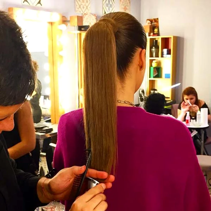 Andreea are părul lung şi drept acum