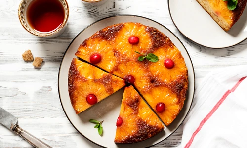 Tort rasturnat cu ananas  Sursa foto shutterstock 1868794735 jpg