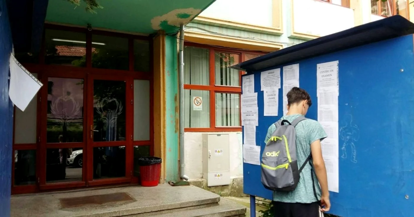 17 elevi au luat nota 10 la diferite probe FOTO Arhivă