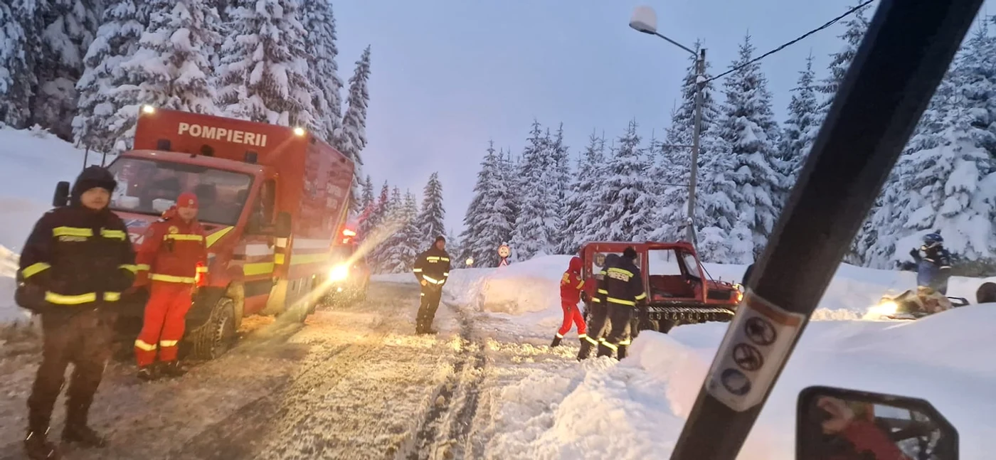 Turiștii au fost evacuați   FOTO Salvamont Sibiu