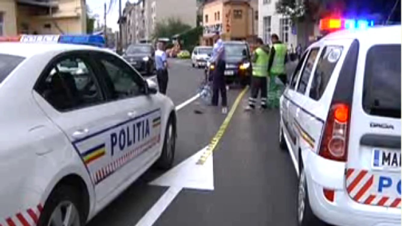 
    Specialiștii pirotehniști şi poliţiştii s-au deplasat la fața locului  