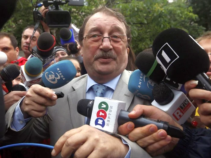 Mircea Băsescu, la Direcţia Naţională Anticorupţie.Foto: Reuters