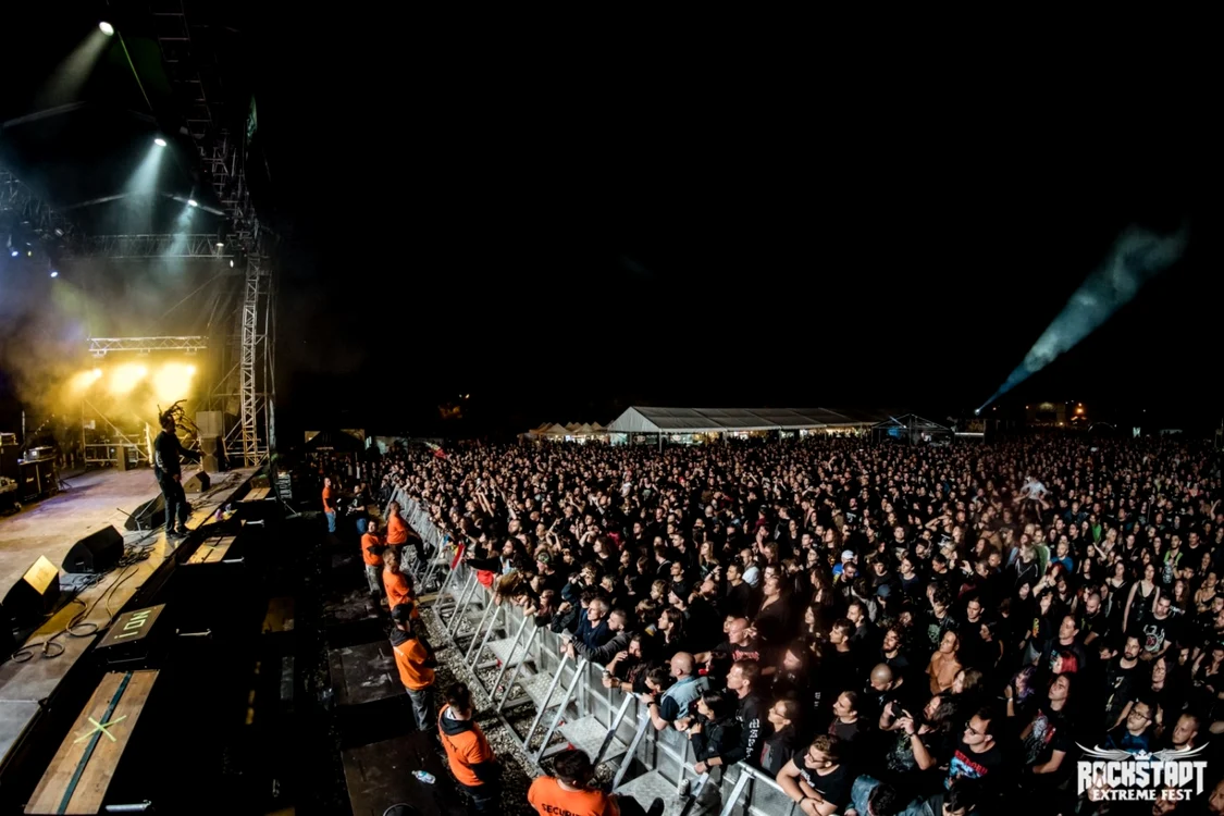 Imagine de la unul dintre concertele Rockstadt Extreme Fest Râșnov Arhiva Adevărul