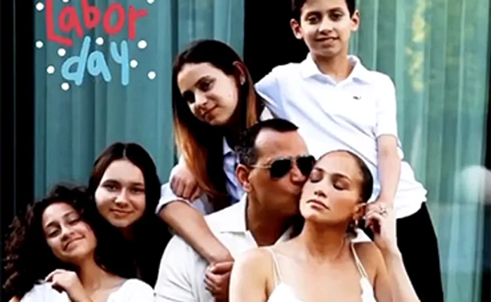 
    Familia a făcut repetiţie pentru albumul foto de nuntă  