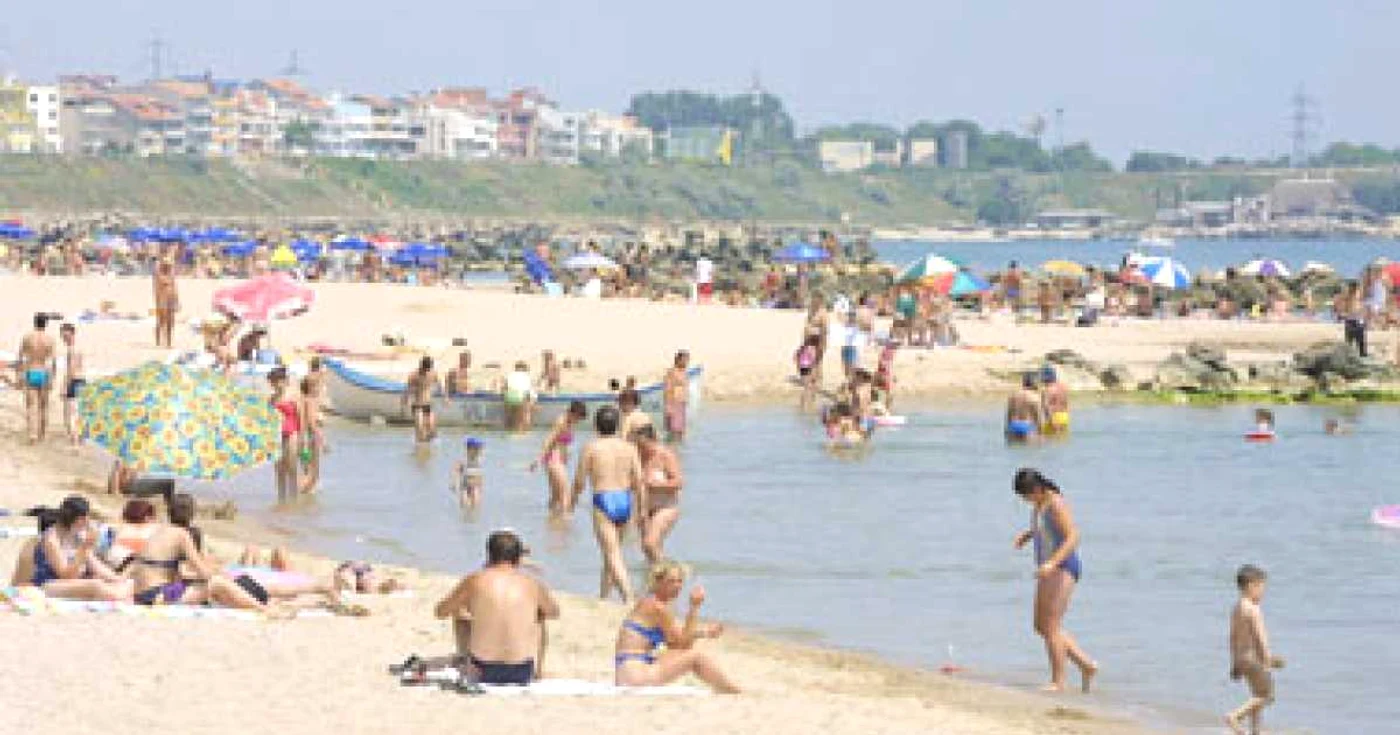 Constanta: Litoral2009 - Turiştii români vin în număr mare pe litoral