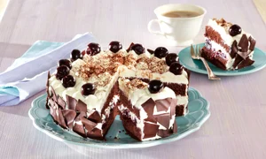 Gateau (cake) from Black forrest + steps jpeg