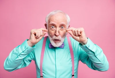 Un senior îmbrăcat şic FOTO Shutterstock