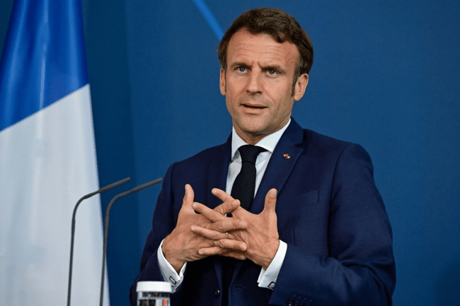 Emmanuel Macron se va deplasa în Algeria între 25 și 27 august pentru relansarea relației bilaterale