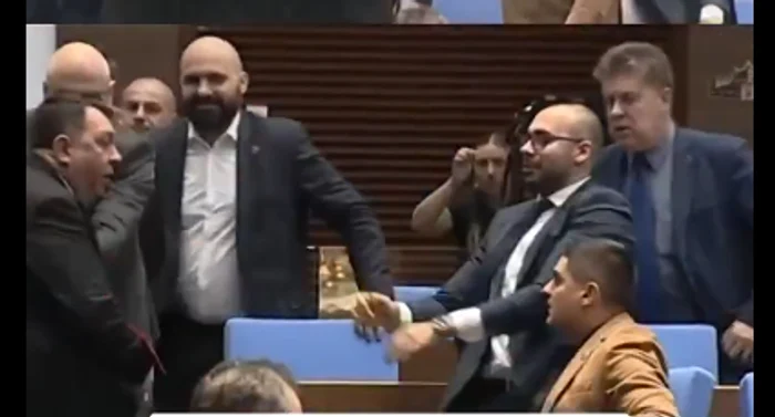 Dezbaterea a degenerat FOTO Captură video X The Sofia Times