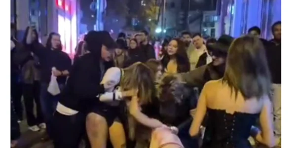 Bătaia a avut loc în stradă  vcaptură video Cluj24 png