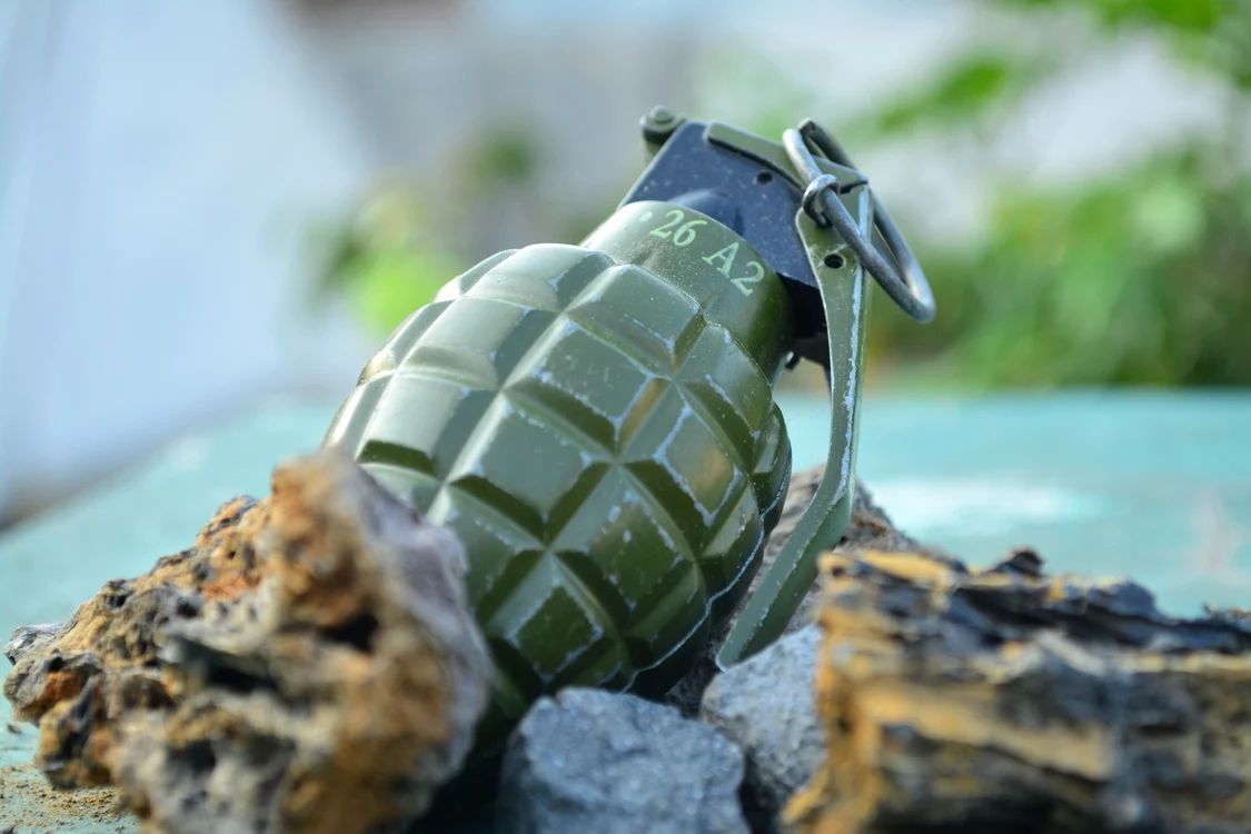 Explozia unei grenade a făcut  doi morți