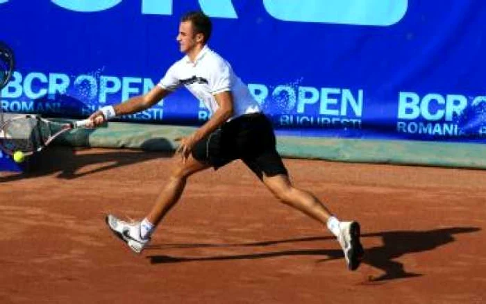 TENIS: Victor Crivoi învins de Marius Copil, în primul tur la BCR Open Romania