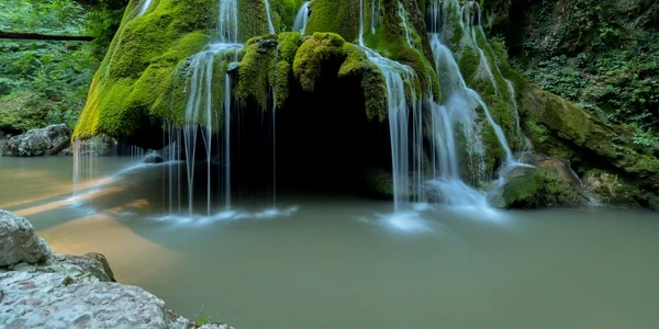 cascada bigar foto shutterstock