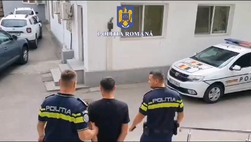 Viol în curtea școlii. O adolescentă de 15 ani și-a reclamat doi amici. Unul dintre ei a ajuns în arest VIDEO