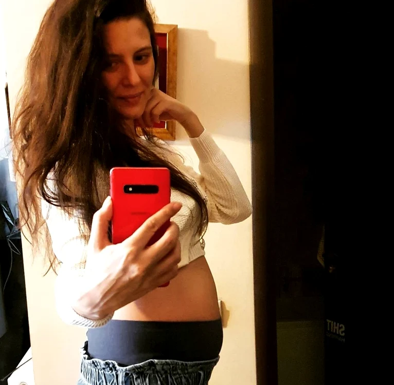 
    Ramona Păuleanu este însărcinată cu gemenifoto: Instagram  