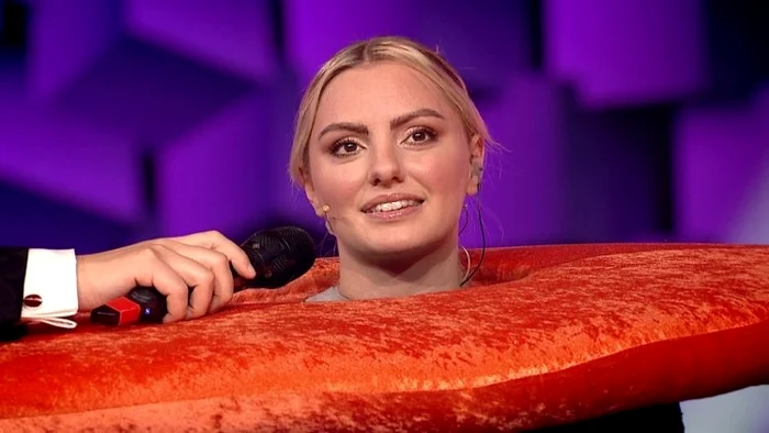 Alexandra Stan a acceptat invitația celor de la Masked Singer România și a purtat costumul Iepureluifoto: PRO TV