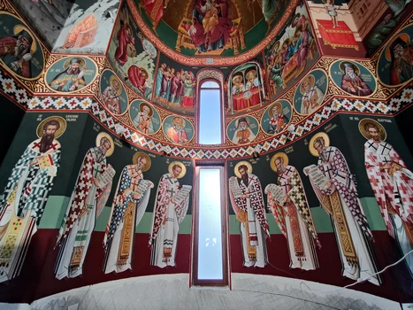 Mihail Porușniuc. Povestea unui pictor între sacru și profan: de la icoanele bizantine la arta modernă 2 Picturi realizate de Mihail Porușniuc la Biserica „Sf. Ap. Andrei” și „Sf. M. Mc. Pantelimon”, loc. Deva, jud. Hunedoara