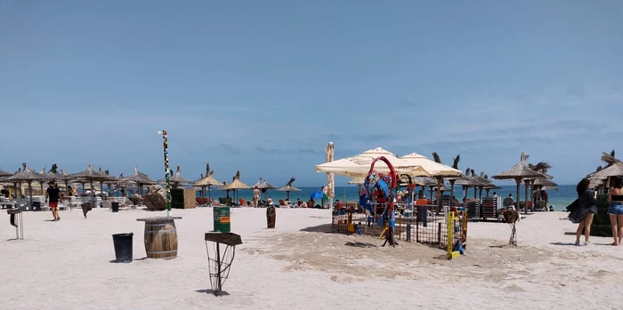 Pe plaja de la Saturn amenzile s-au dat pentru construcțiile ilegale